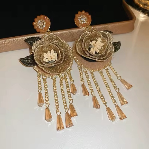 2/$30🌵Rustic French Country Flower Earrings Long Beaded Tassel Floral NEW - Picture 3 of 12